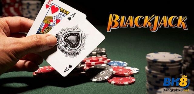 Blackjack là một trò chơi bài sử dụng bộ bài bao gồm 52 lá bài 